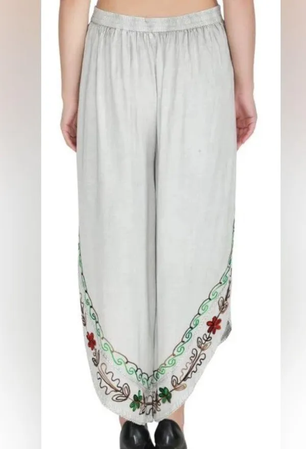 Elegant Embroidered Wide Leg Pants 100%viscose NWOT - Image 4