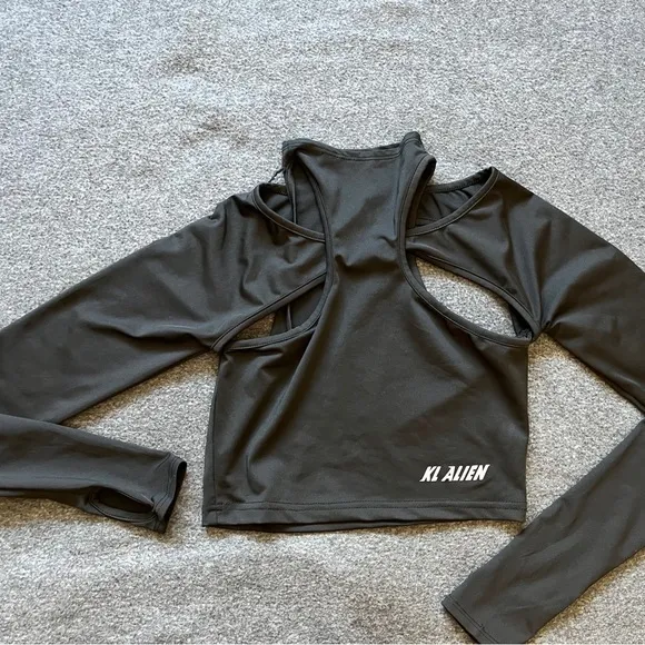 K-POP Inspired Black Cutout Crop Top – Long Sleeve, High Neck – Size XS‎ - Image 7