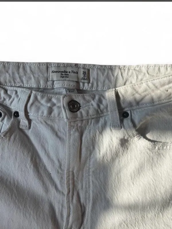 Abercrombie & Fitch White High-Rise Distressed Straight Jeans - Image 3