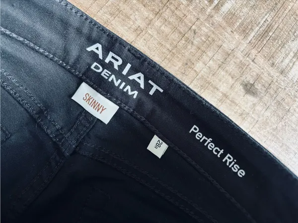 Ariat Perfect Rise Skinny Jeans in black 28"W x 30" inseam women's - Image 5