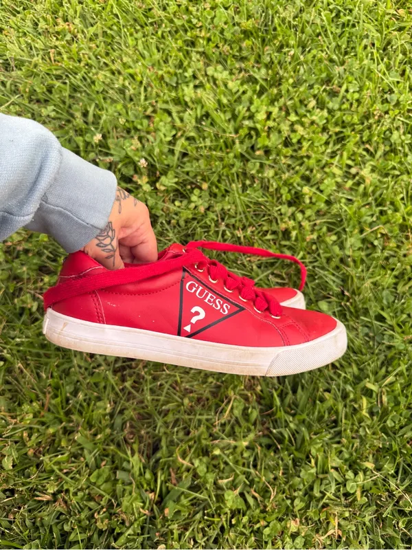 GUESS Women’s Red Logo Low Top Sneakers Size 6.5M - Image 6