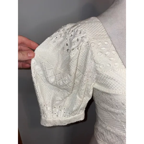 Alice + Olivia‎ White Eyelet Lace Crop Top Puff Sleeve Lace Up likely size XS - Image 4
