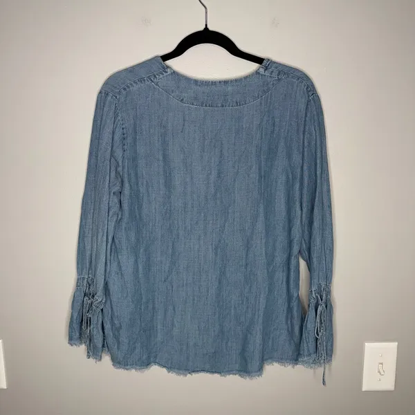 Rails Zimi Denim V Neck Bell Sleeve‎ Frayed Hem Shirt Top XS - Image 7