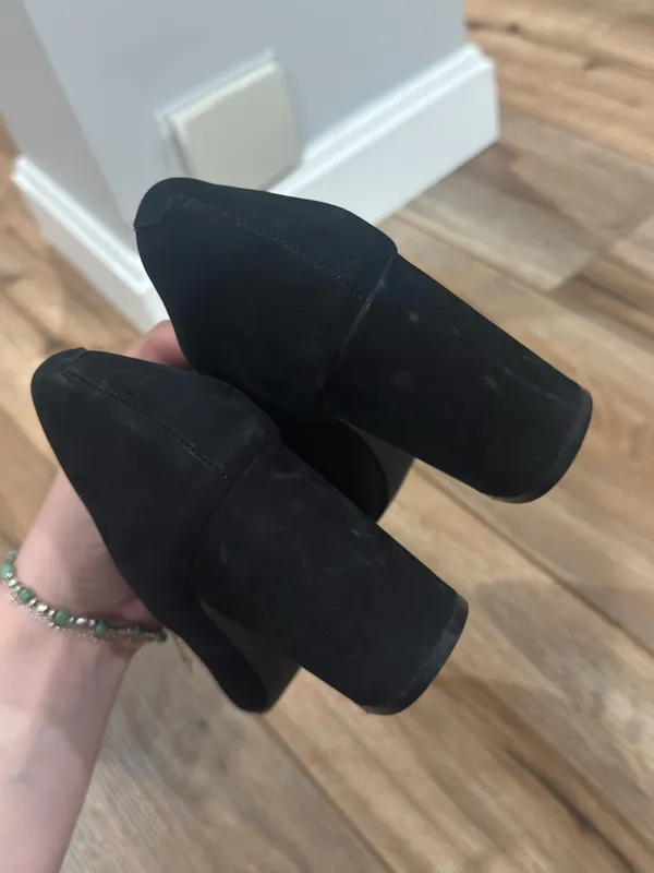 STEVE MADDEN Vintage 2000s Y2k Chic Basic All Black Suede Block Heels | Size 6 - Image 5