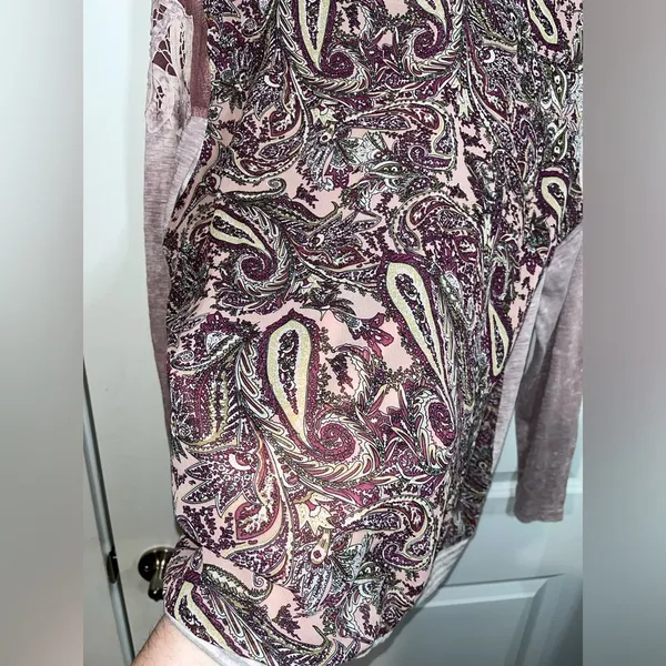 Buckle Gimmicks Collection Mauve Mesh Paisley CrissCross Long Sleeve Size Large - Image 7