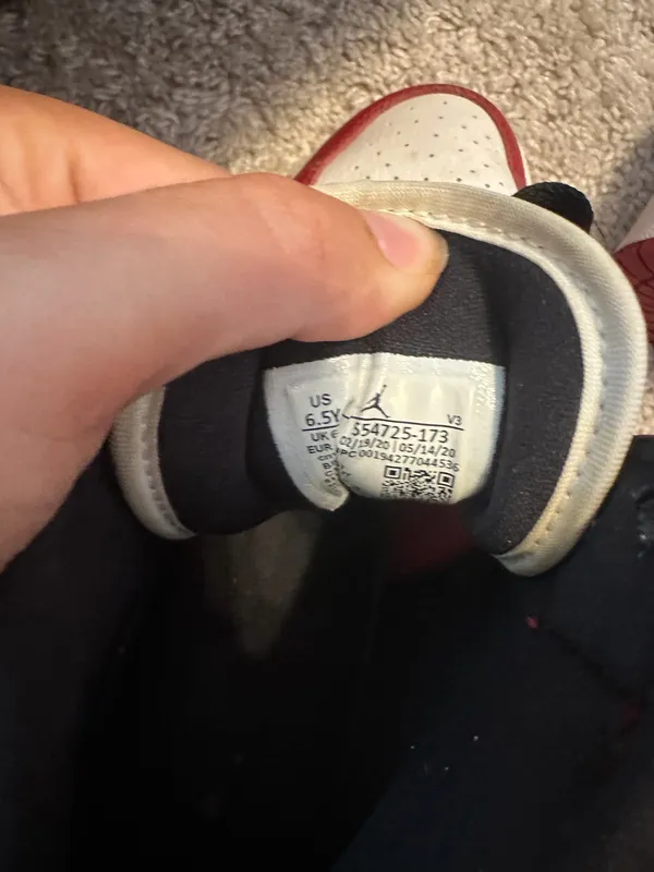 Nike Air Jordan 1 - Image 2