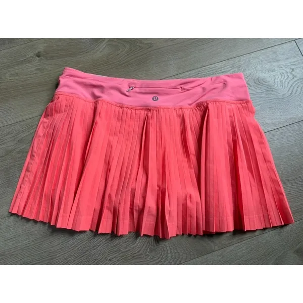 EUC Women Lululemon Pleat To Street Skirt II Grapefruit neon tennis skirt Size 8 - Image 2