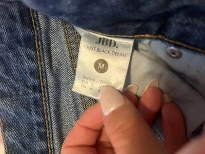 Denim Shorts Size M - Image 4