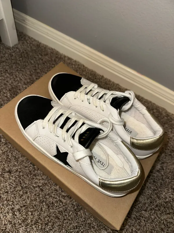 Steve Madden Sneakers - Image 2