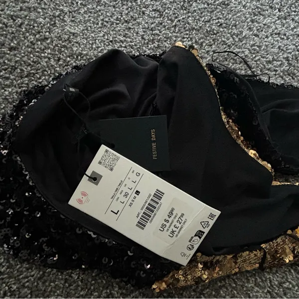 Zara Black and Gold Sequin Top - Image 4