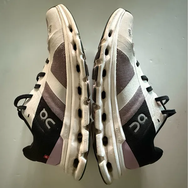 On Cloudrunner Running Shoes in the Heron/Black Colorway. Size 7.5 - Image 6