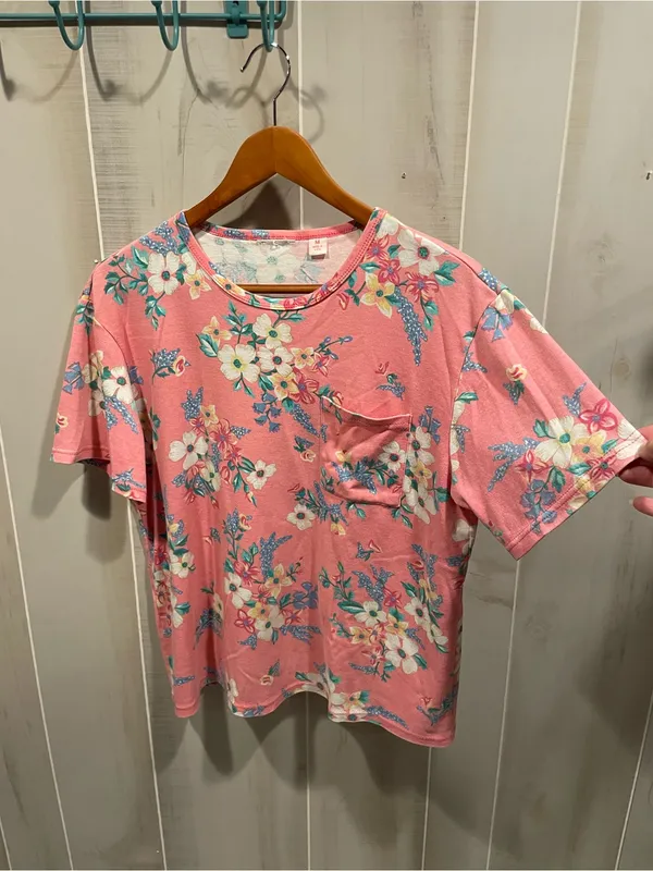 Cute vintage 90s floral USA tropical floral pocket t-shirt broken in twee - Image 5