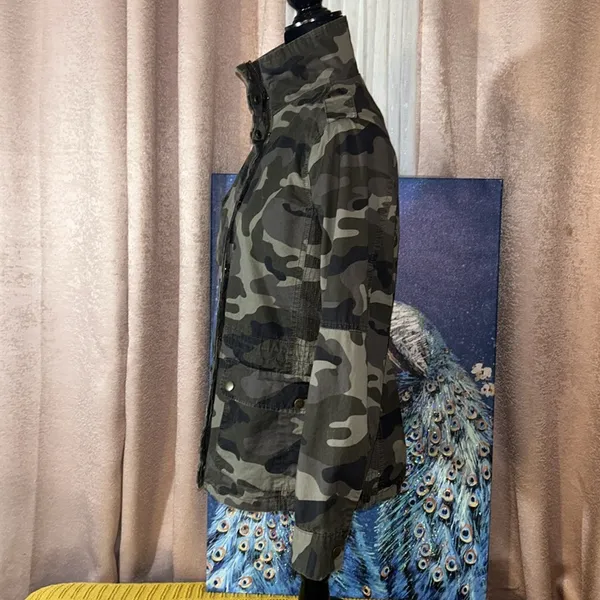 Size M Camo Jacket - Image 5