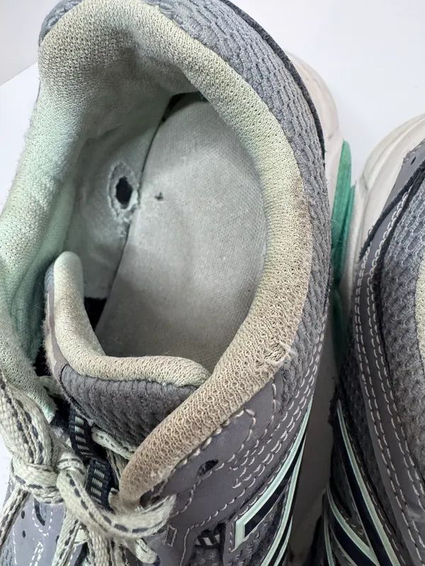 430 Size 11 Running Shoes - Image 3
