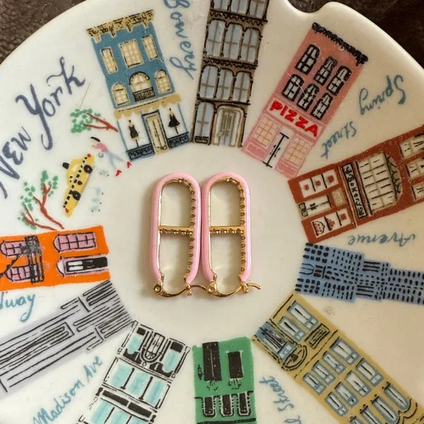 Emma Pills Earrings Pink - Image 3