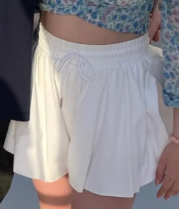 🤍 FLOWY WHITE SHORTS 🤍 - Image 3