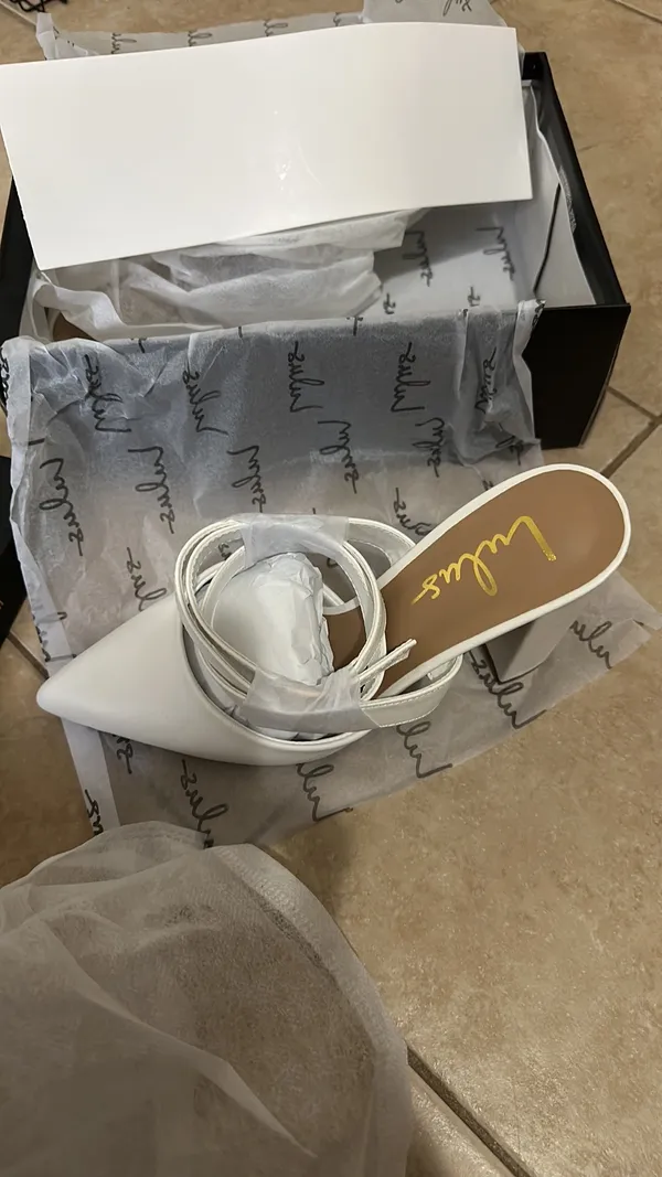 Lulu’s White Pumps - Image 7