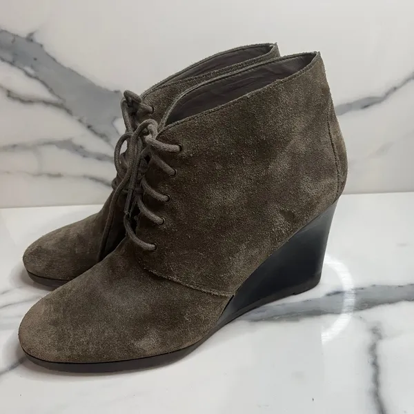 Franco Sarto Women's Classic Brown Suede Lace Up Wedge Heel Weston Boots Sz 8 - Image 3