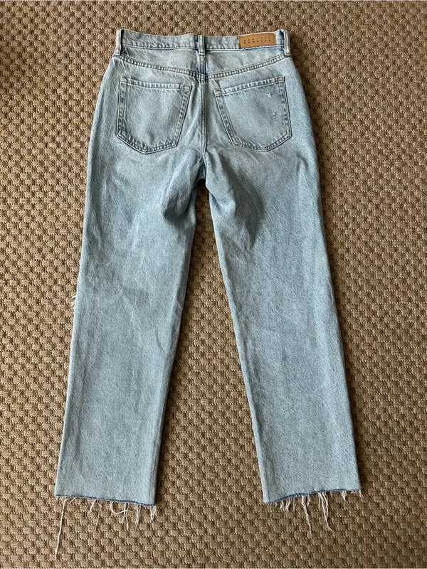 Pacsun 90s Straight Leg Light Wash Distressed Jeans Raw Hem - Image 6