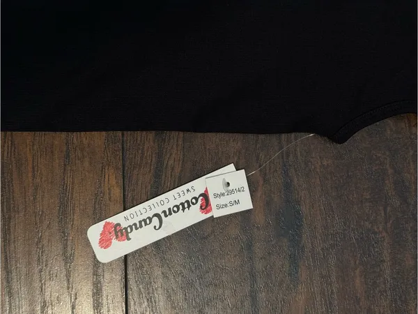 Women’s Black V - Image 3