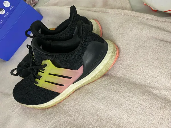 adidas UltraBoost 5.0 DNA Women Shoes Size 7.5 - Image 4