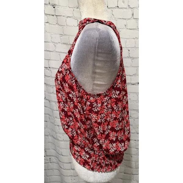 Express red and white floral printed keyhole halter Top Blouse Size Medium - Image 3