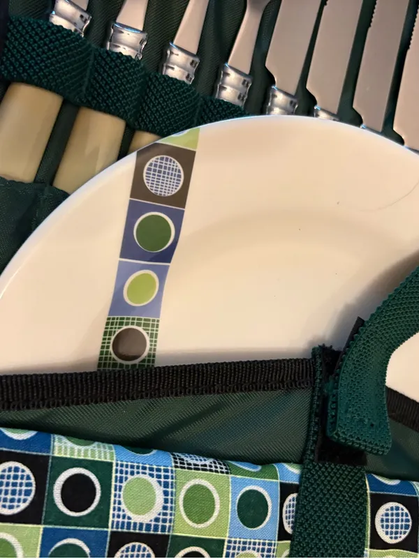 Picnic time deluxe 4-person full service insulated picnic backpack New! - Image 9