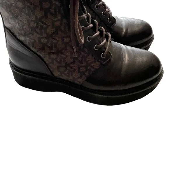 DKNY Women's‎ Size 7.5 M Roselyn Brown Monogram Print Lace Up Combat Boots - Image 4