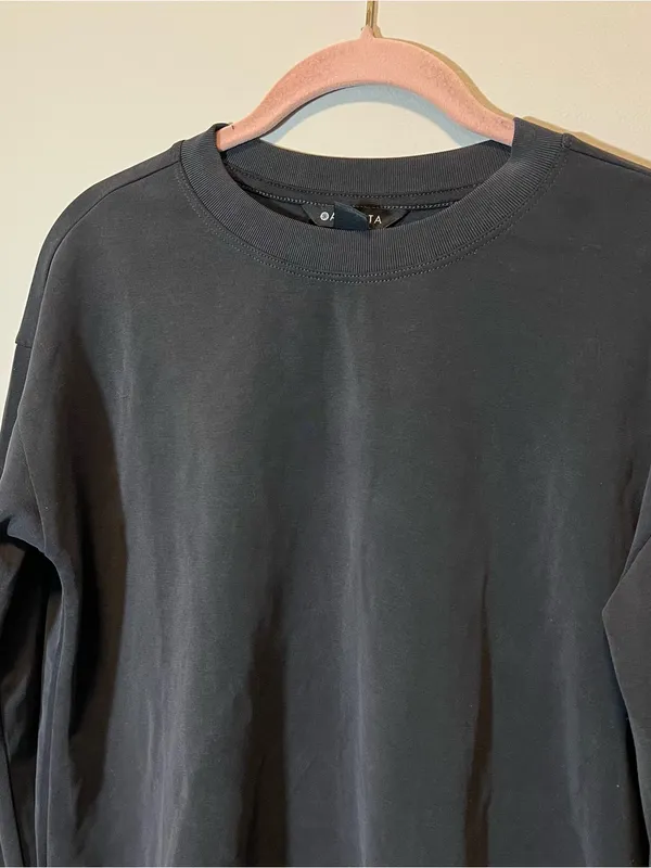 Athleta Women’s Charcoal‎ Gray Sweatshirt Crewneck Small Soft - Image 2