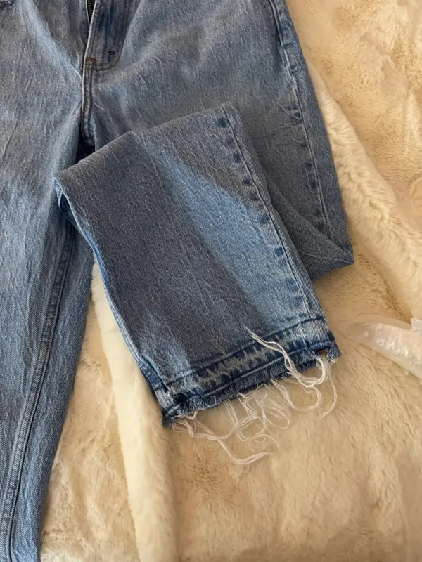 Abercrombie High-Rise Jeans 90s Straight - Image 3