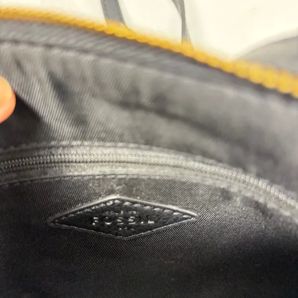 Fossil Devon checked crossbody handbag, purse. faux leather pocketbook. 3 pocket - Image 5