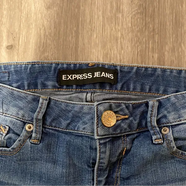 Express Jeans Medium Wash Low Rise Skinny Jeans Women’s Size 8 - Image 2