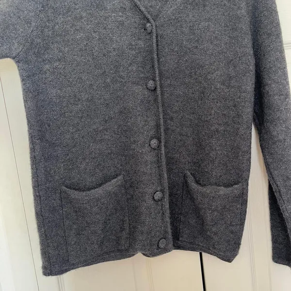 Vintage Herman Geist grey button-up wool cardigan sweater front pockets sz small - Image 5