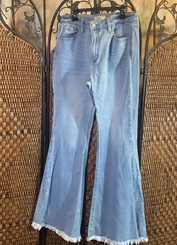 KanCan Signature High Rise Print Inset Blue Flared Women's Jeans Size 29 - Image 4