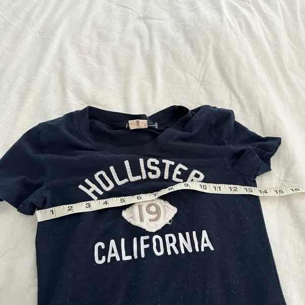 Hollister Navy Blue 19 Y2K 2000s Baby Tee Graphic Tee - Image 4