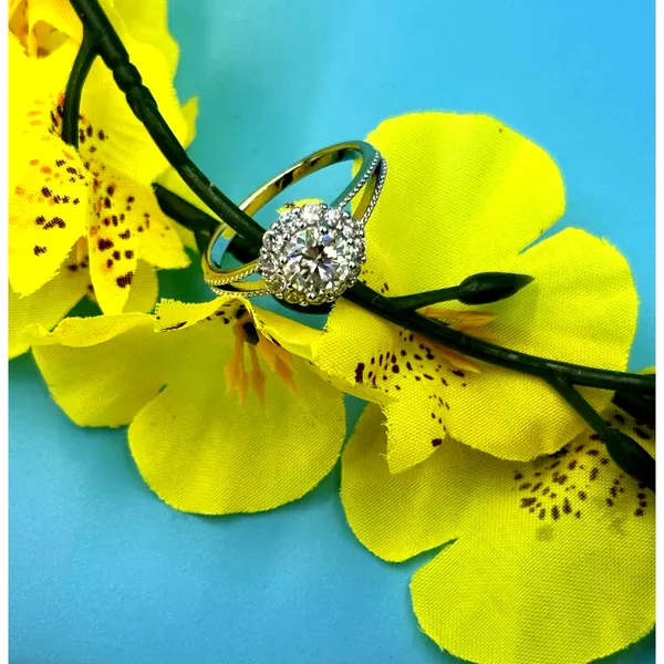 1 carat Moissanite Round Cut Ring with Accents Size 8 - Image 6