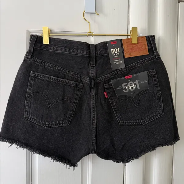 NWT Levi 501 Cut Off Shorts - Image 5