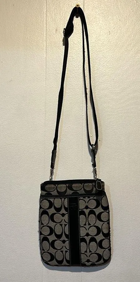 Coach cross body purse - Image 5