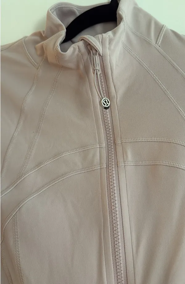Lululemon Size 8 Define Jacket Hip in Pink - Image 5