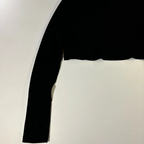 Black Long Sleeve Crop Top - Image 5