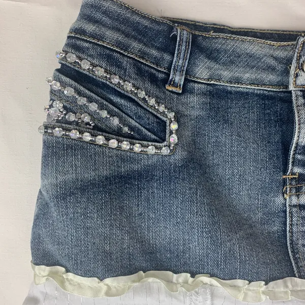 Candie's size 5 30 Asymmetrical Denim White Skirt ruffle cowgirl y2k vintage vib - Image 4