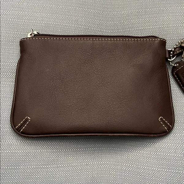 Coach Dark Brown Leather Wristlet used good condition - Image 4