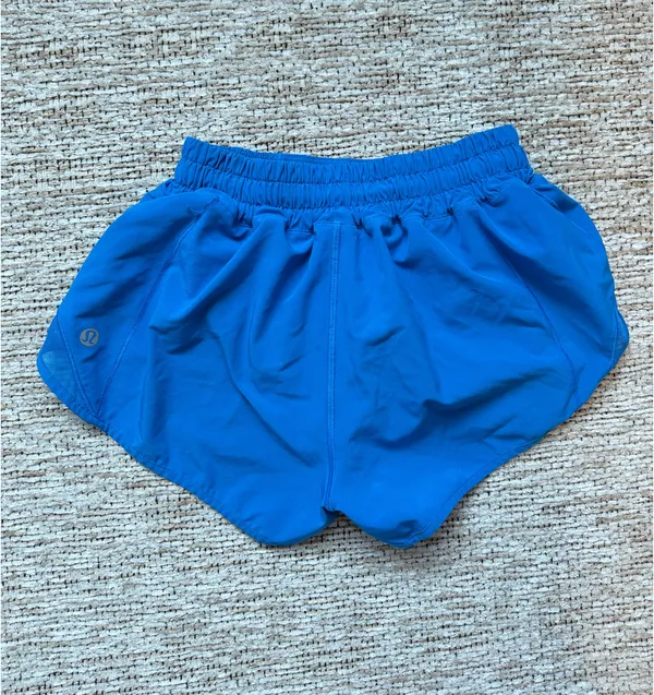 Lululemon Hotty Hot 2.5" Shorts - Image 3