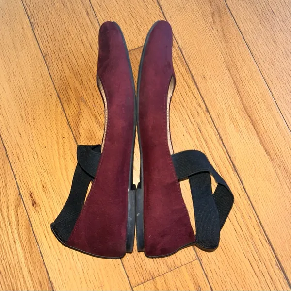 New directions burgundy flats with Black Straps burgundy size 8 - Image 3