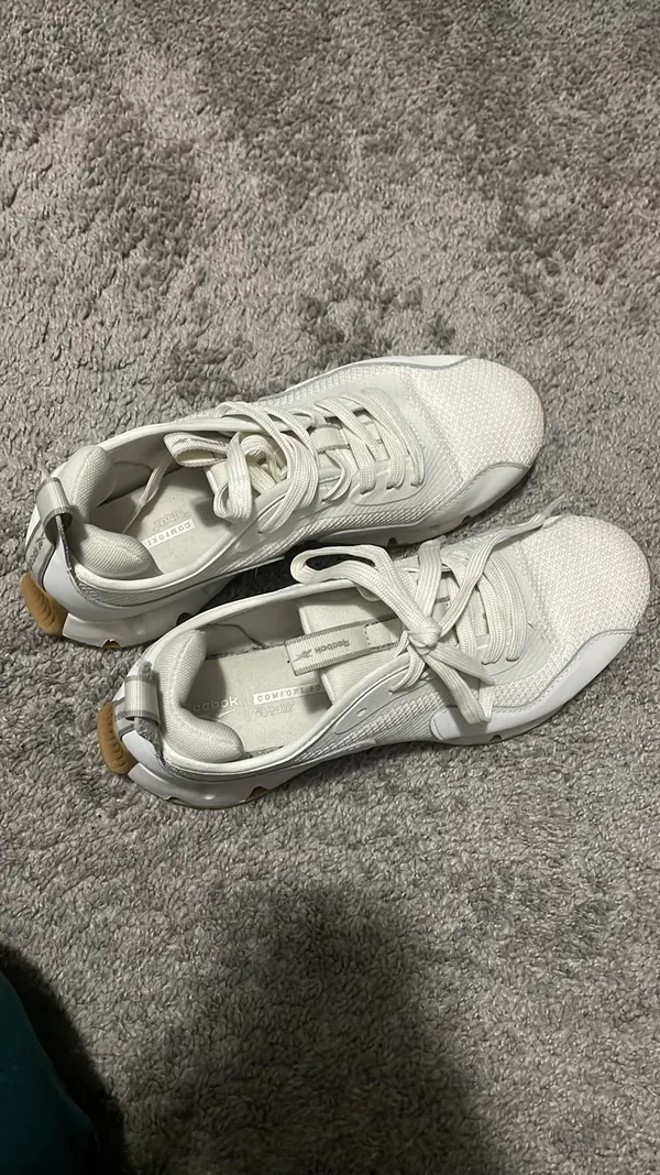 Reebok Sneakers Women’s 10 - Image 3