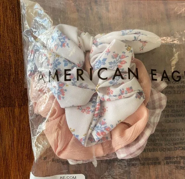 American Eagle NEW Scrunchies Hair Ties Bundle One Size Bow Plaid Girly Chic NWT - Image 2