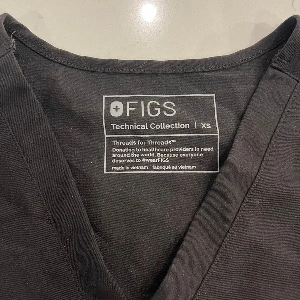 FIGS Black Catarina‎ Scrub Top size XS - Image 4
