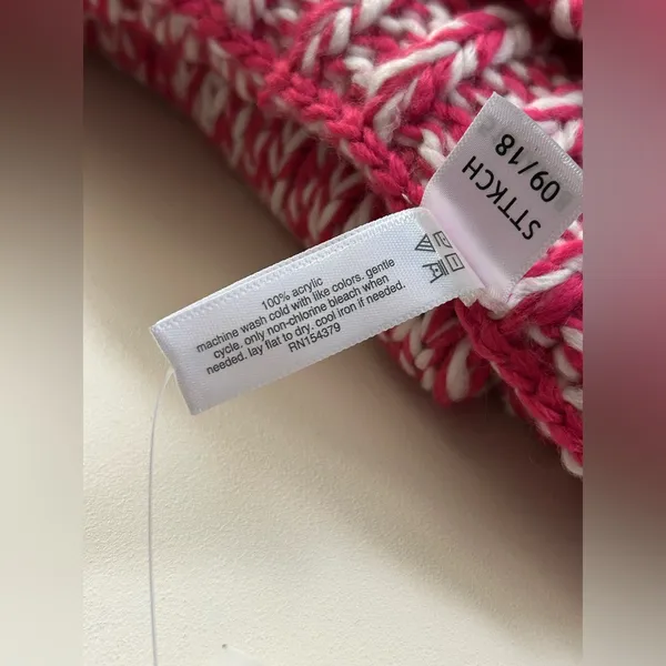 Aeropostale Women’s Pink & White Knit Pom Beanie & Scarf Set NWT - Image 11