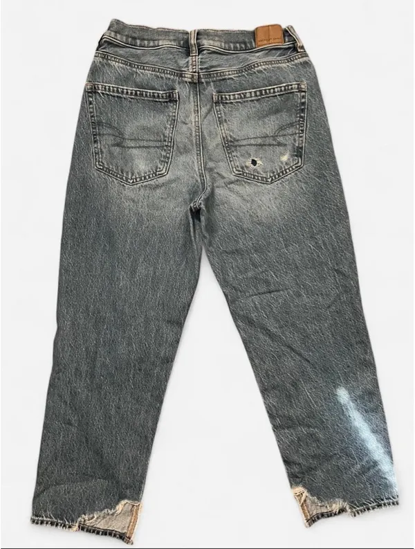 Baggy Distressed American Eagle Jeans - Image 2