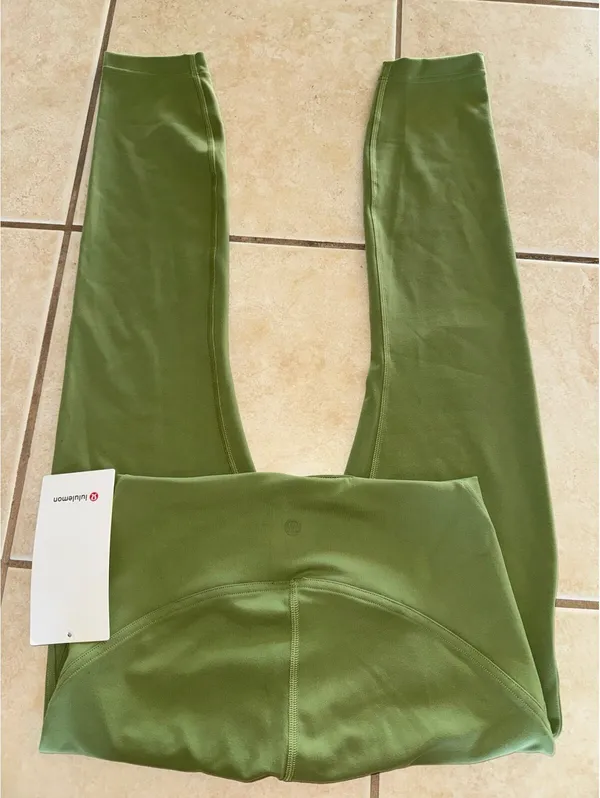 Lululemon Instill High Rise 25” Green Foliage Size 6 NWT - Image 2